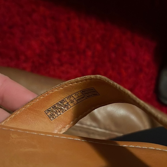 UGG tan leather flat sandals - Picture 4 of 6